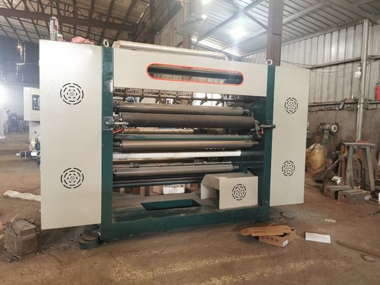 200m / min Maszyna do cięcia tkanin nienasypanych Papier powlekany Nienasypany cięczy 600mm