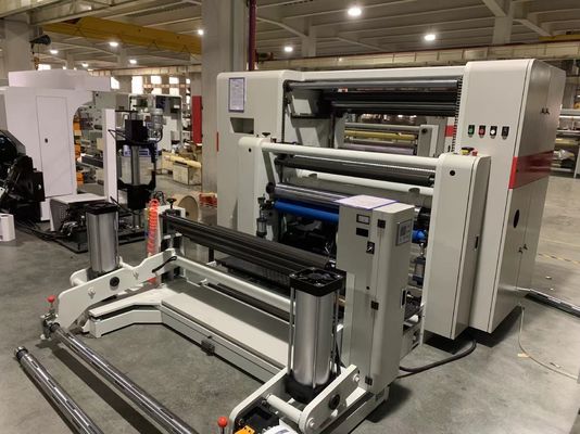 Maksymalna masa rolki macierzystej 1200KG wysokiej prędkości rolka papieru kraft papieru specjalna maszyna do cięcia i zwojowania